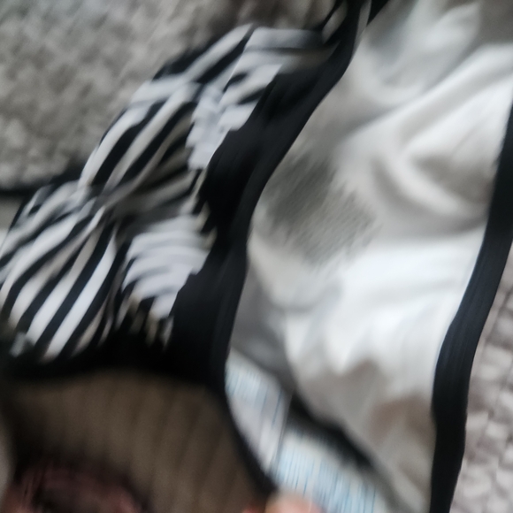 Stylish Bikini Set with Stripes and Floral Patterns - Picture 4 of 6